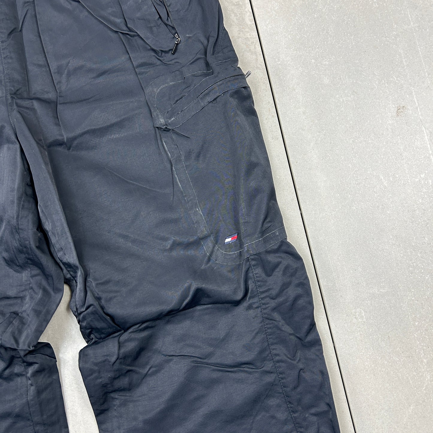 Vintage Tommy Hilfiger Black Baggy Tracksuit Sweatpants Track Pants Bottoms - M