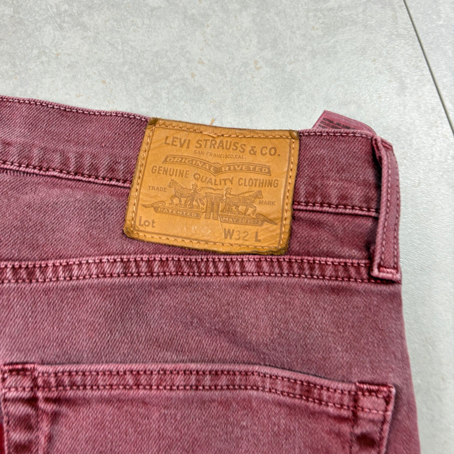 Vintage Levis Burgundy Cargo Baggy Denim Shorts - 32