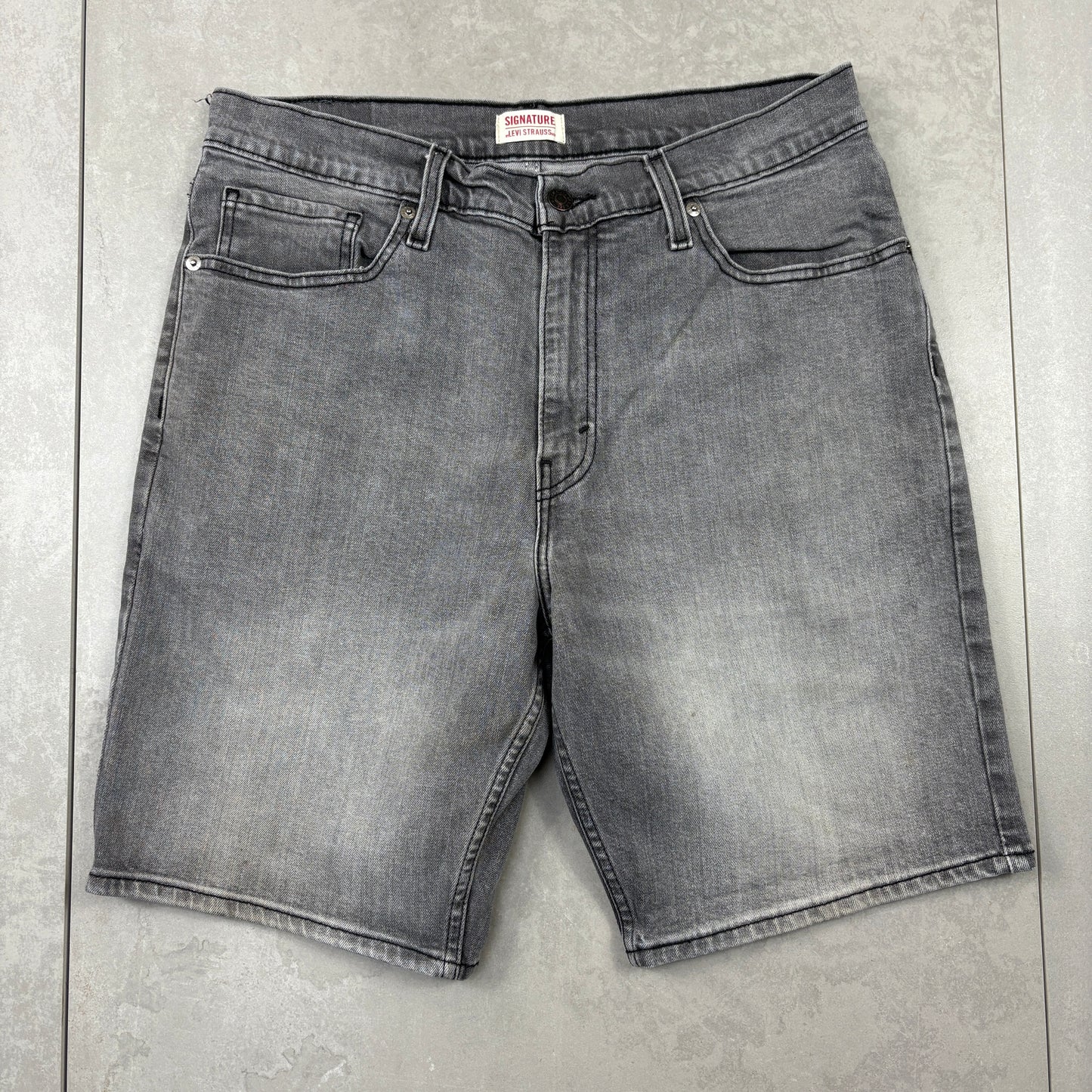 Vintage Levis Grey Baggy Denim Shorts - 34