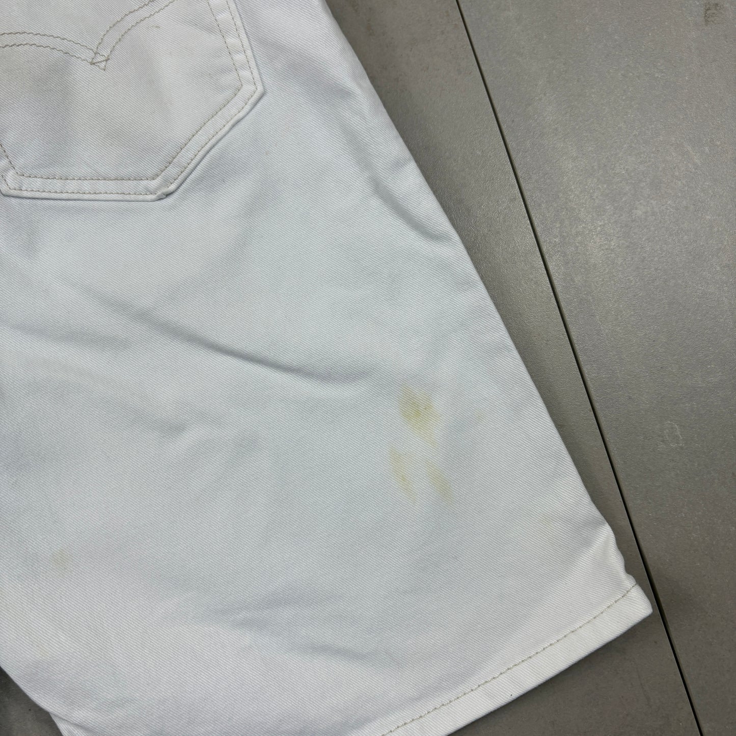 Vintage Levis 569 White Baggy Denim Shorts - 30