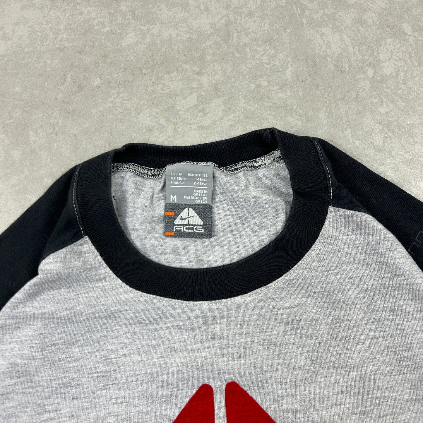 Vintage Nike ACG Embroidered Graphic Long Sleeve T-Shirt - M