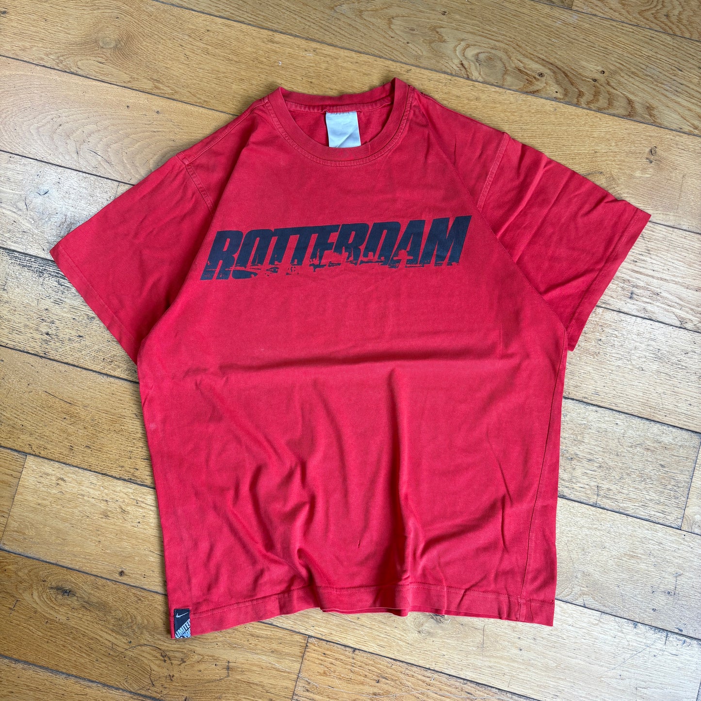Vintage Nike Rotterdam Red Graphic T-Shirt - L