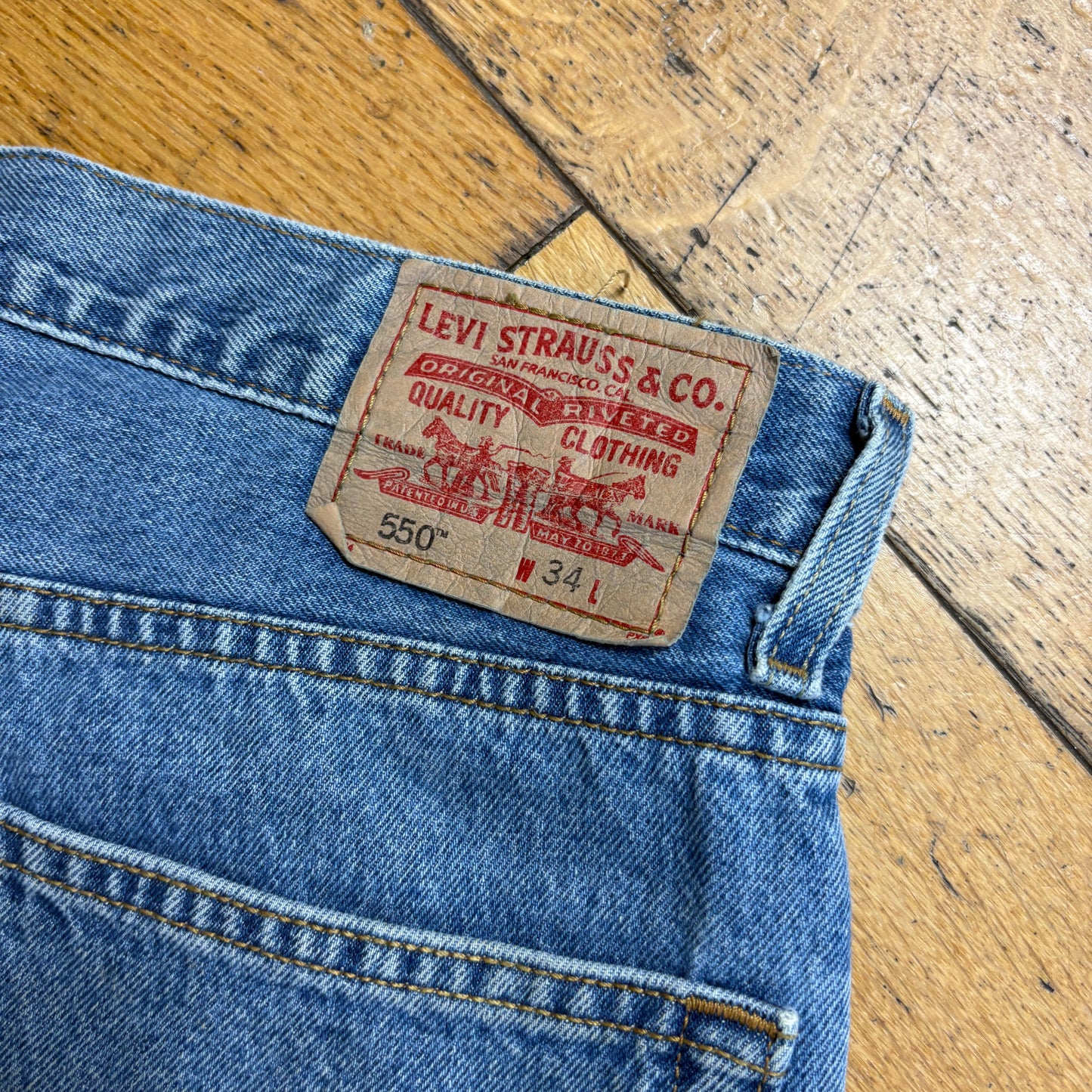 Vintage Levis 550 Baggy Blue Denim Shorts - 34