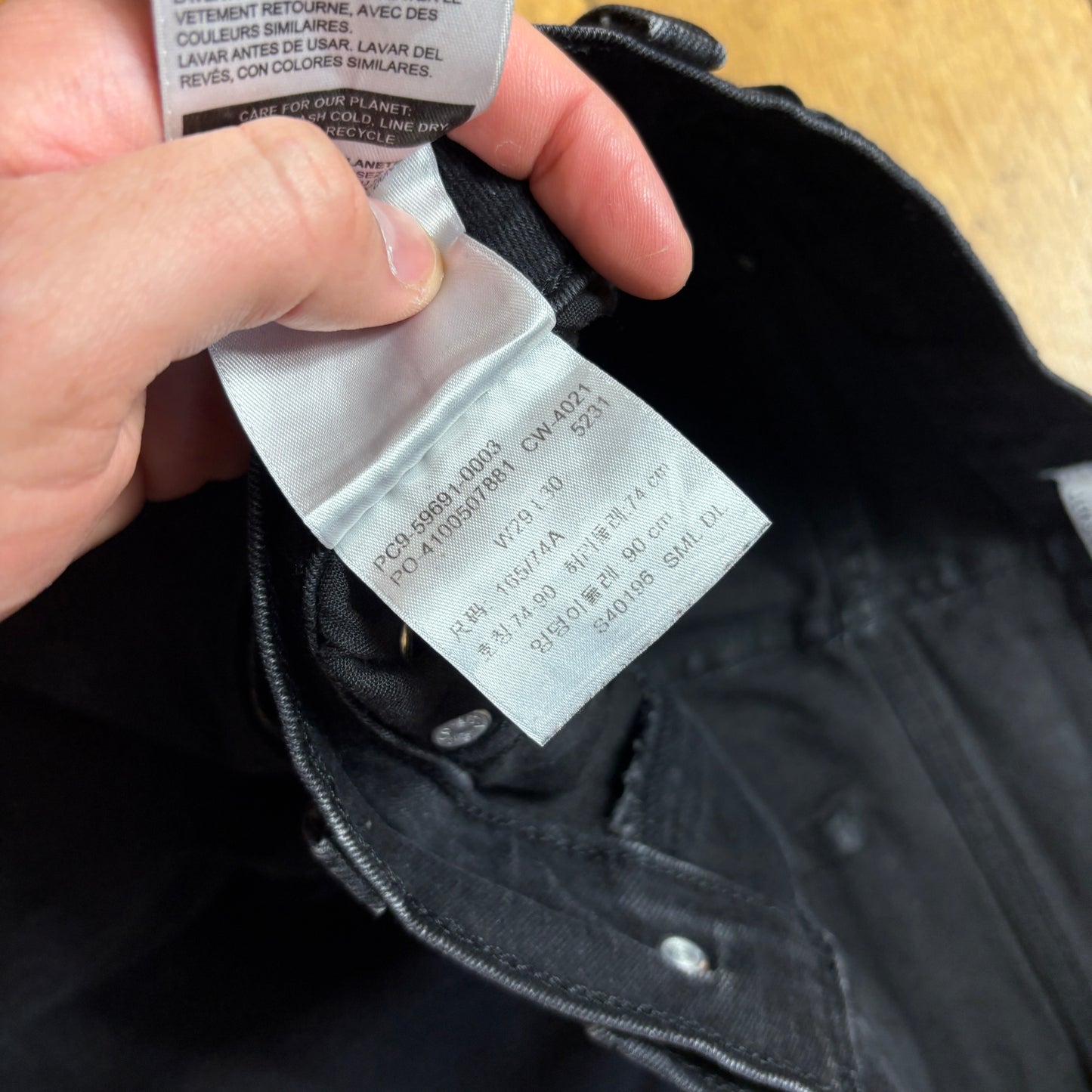 Vintage Levis Slim Black Denim Jeans - 29
