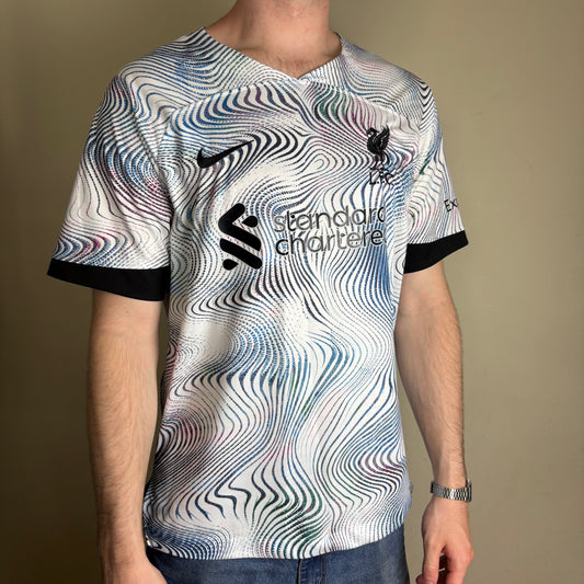 Vintage Nike Liverpool 22/23 White Football Shirt - M