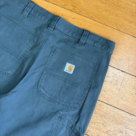 Vintage Carhartt Workwear Elm Green Baggy Carpenter Shorts - 34