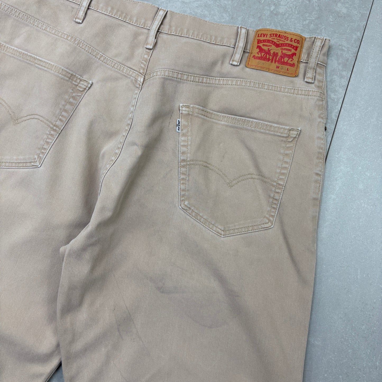 Vintage Levis 569 Baggy Cream Denim Shorts - 38