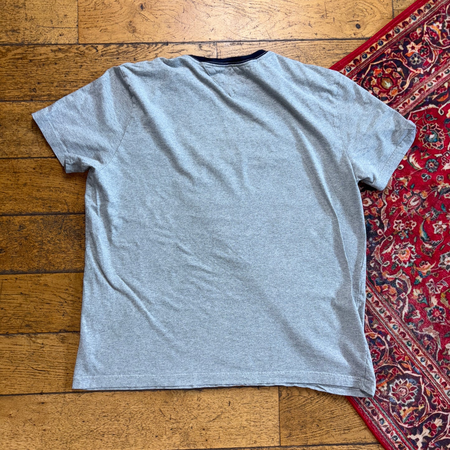 Vintage Tommy Hilfiger Embroidered Grey Graphic T-Shirt - XL