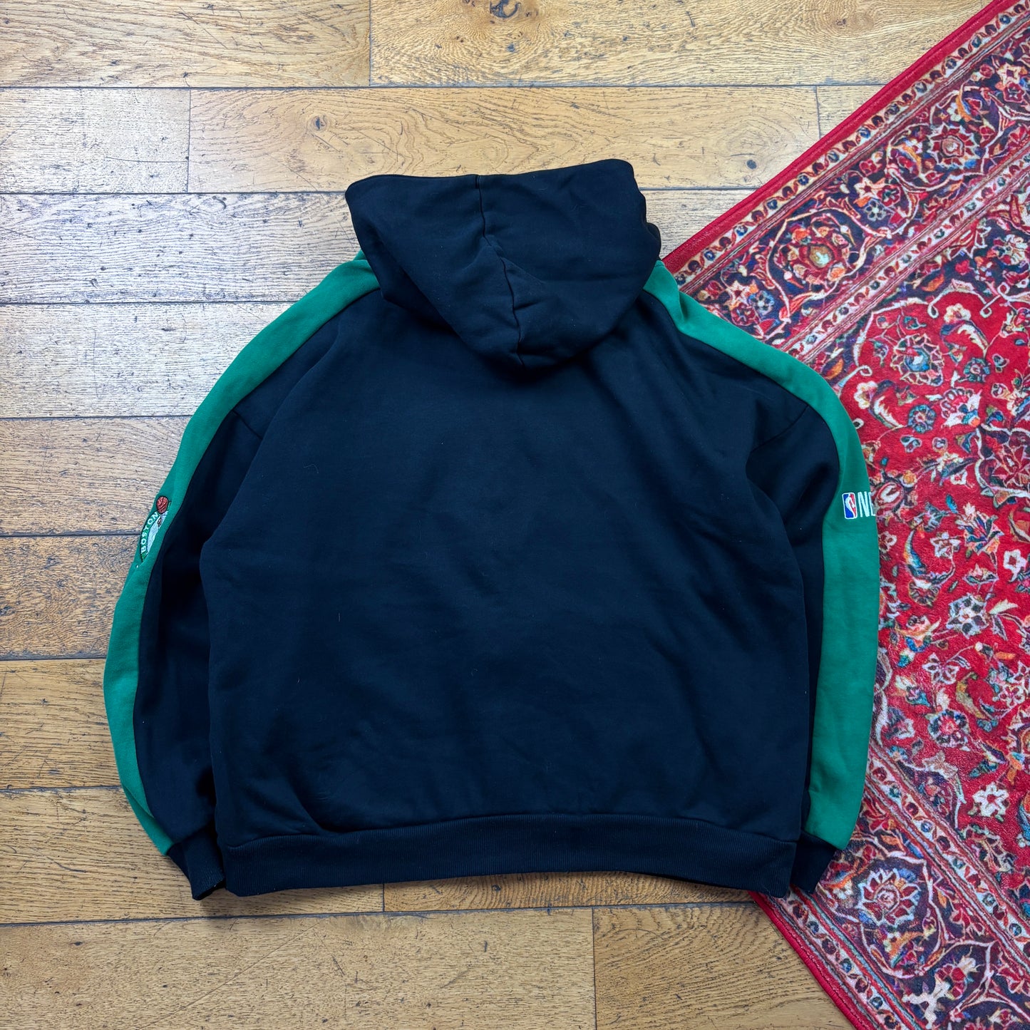 Vintage NBA Boston Celtics Black Hoodie Boxy Embroidered Sweatshirt - M