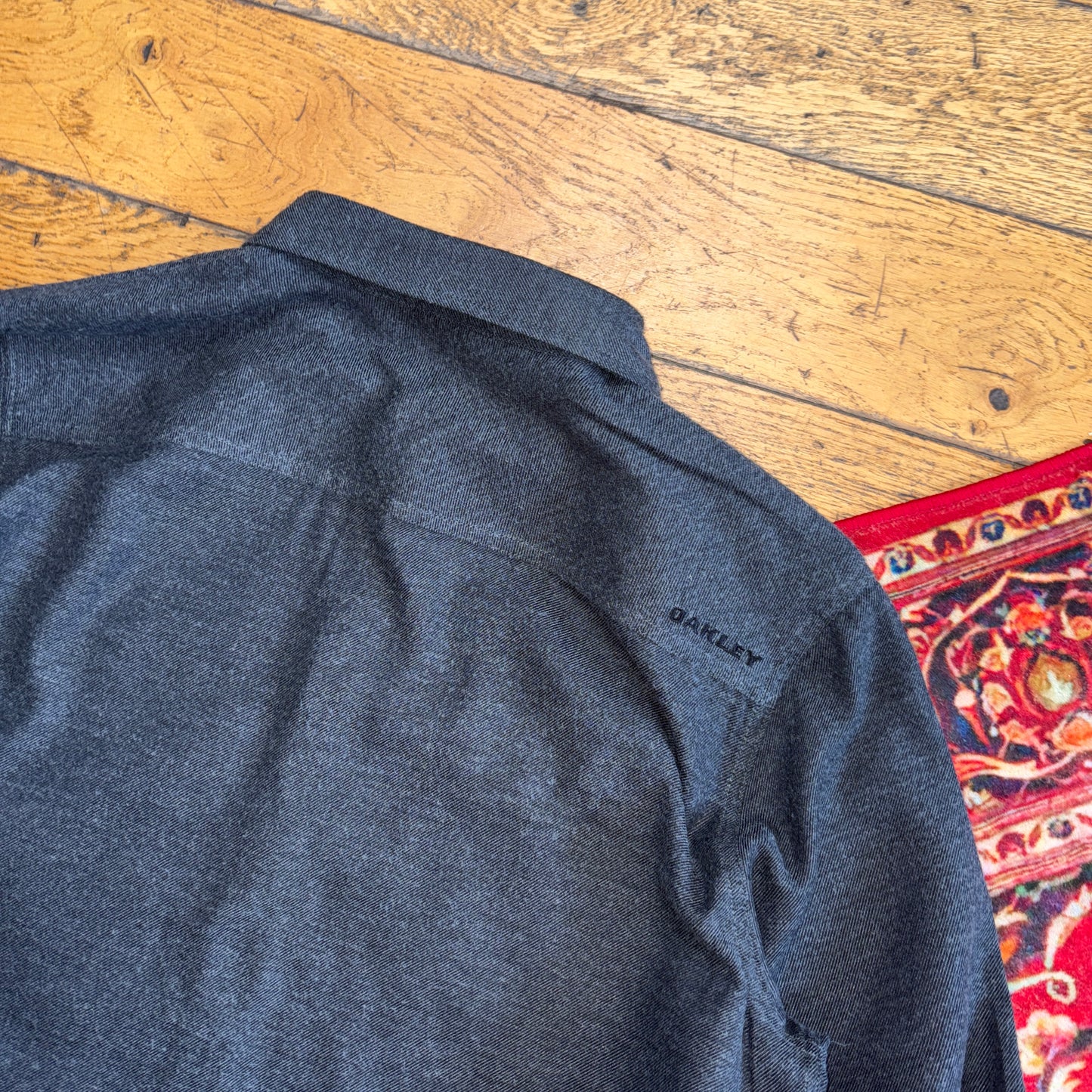Vintage Oakley Grey Y2K Embroidered Shirt - M