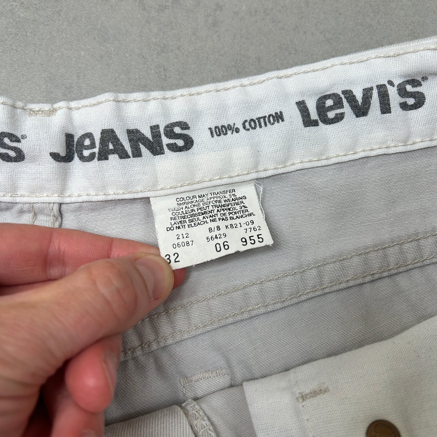 Vintage Levis White Baggy Denim Shorts - 32