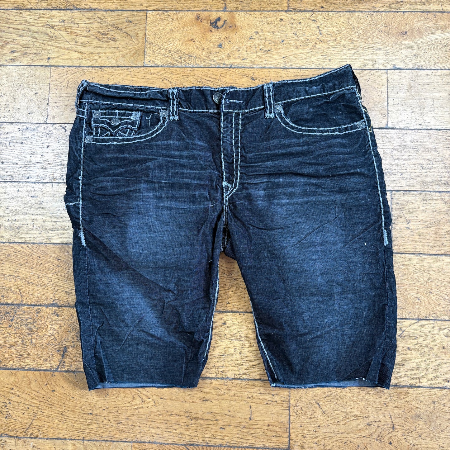 Vintage True Religion Black Embroidered Y2K Shorts Jorts - 44