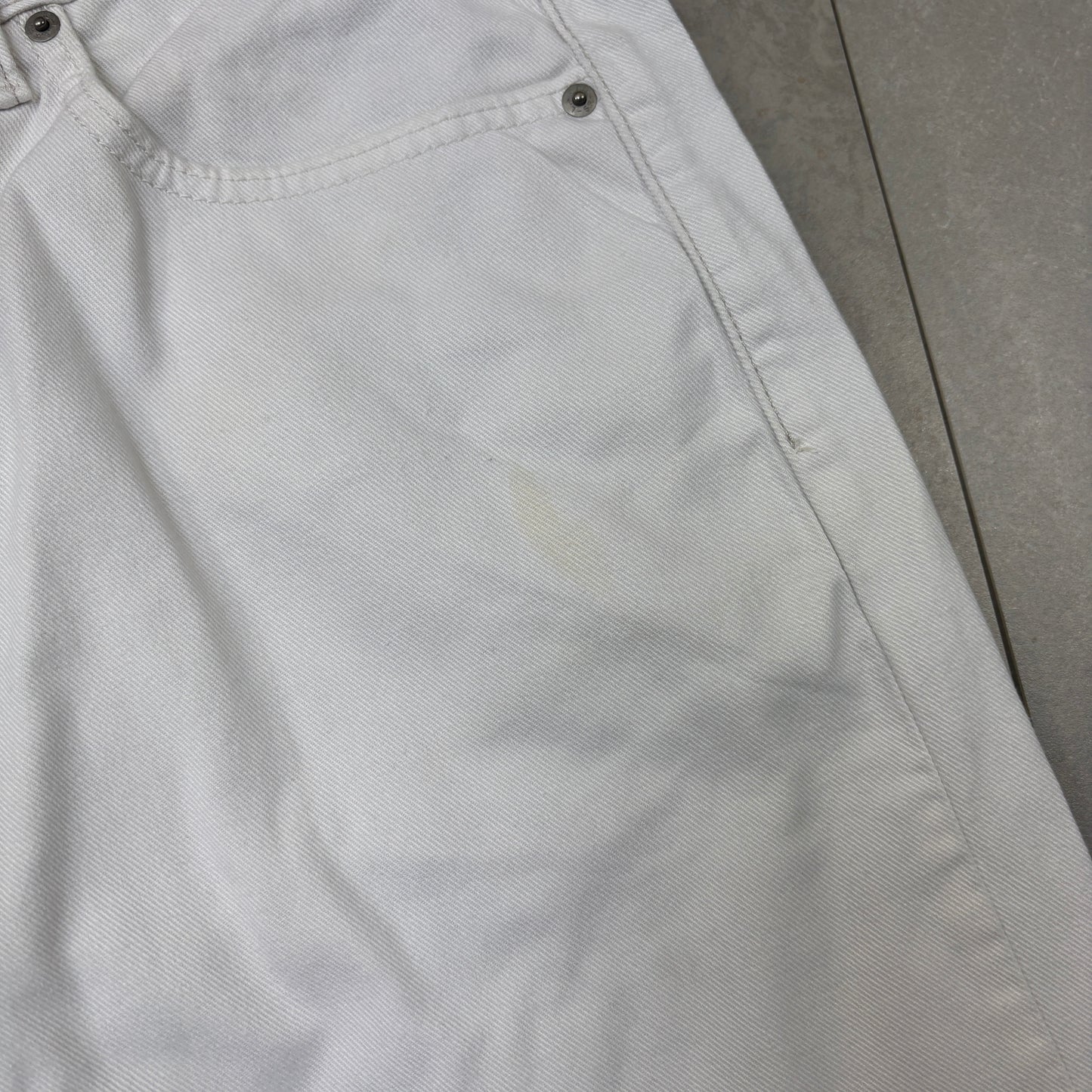 Vintage Levis 569 Baggy White Denim Shorts - 32