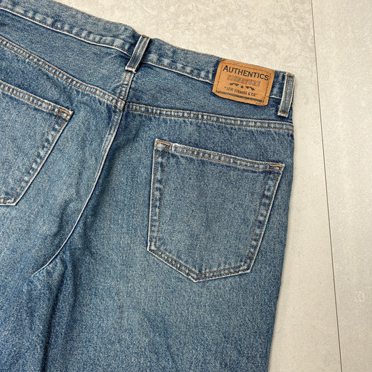 Vintage Levis Blue Baggy Denim Shorts - 34