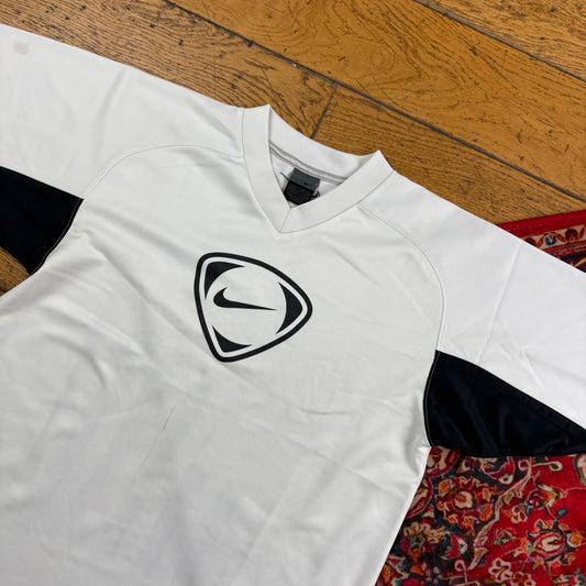 Vintage Nike Y2K White Graphic T-Shirt - S