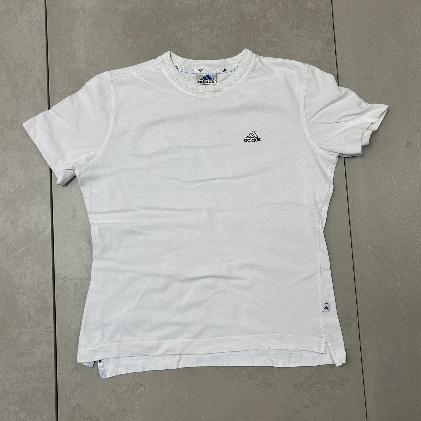 Vintage 90s Adidas White Embroidered Womens Graphic T-Shirt - Size 14