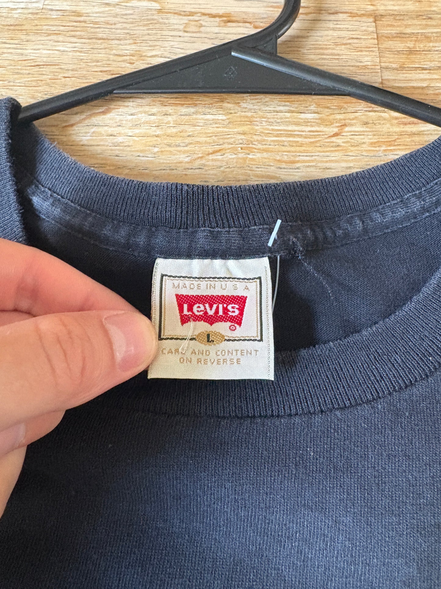 Vintage 1996 Levis Black Single Stitch Graphic T-Shirt - L