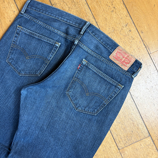 Vintage Levis 559 Baggy Blue Denim Jeans - 40
