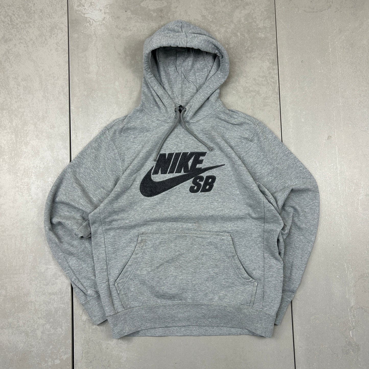 Vintage 00s Nike SB Embroidered Grey Spellout Sweatshirt - M