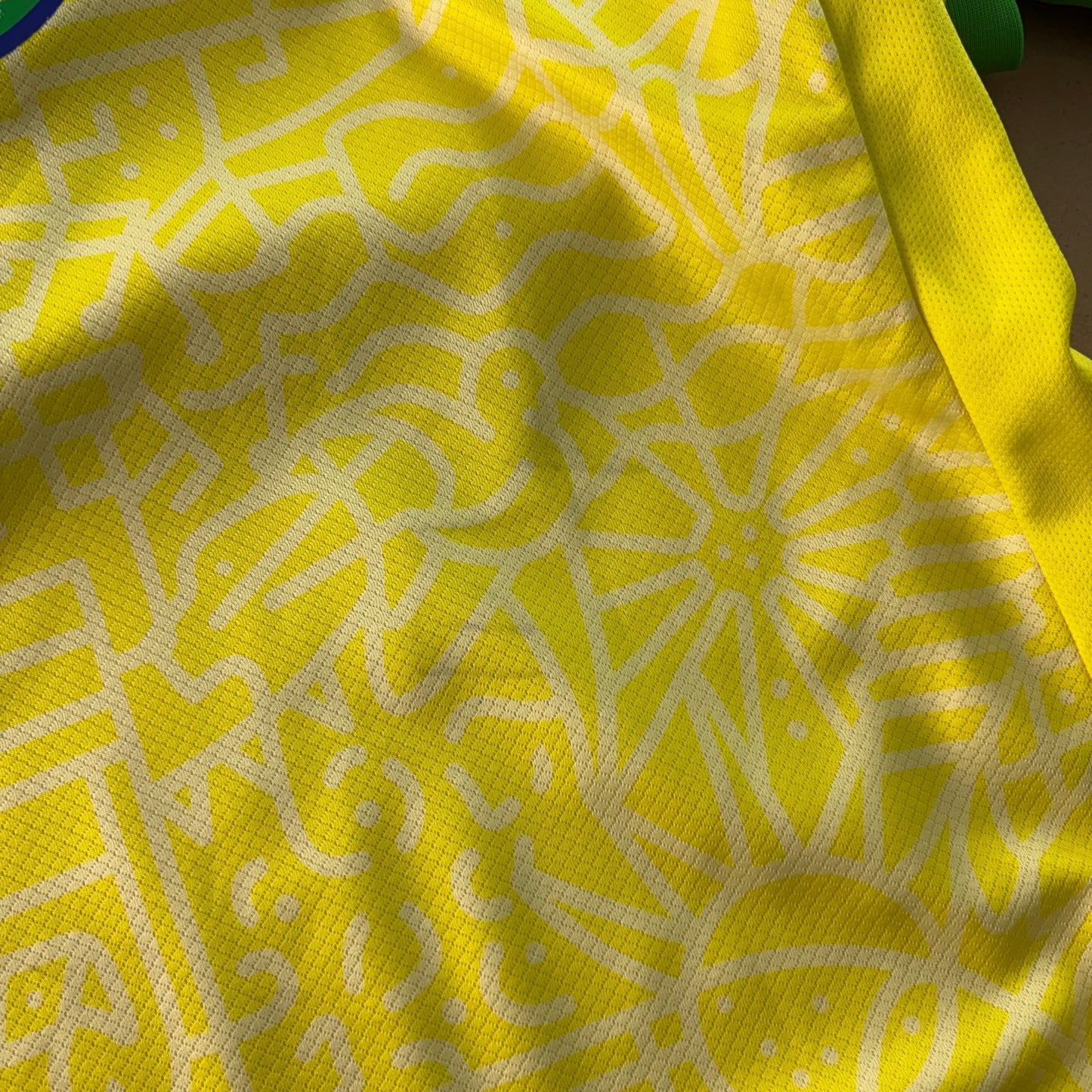 Vintage Nike 2022 Brazil Neymar Yellow Football Shirt - S