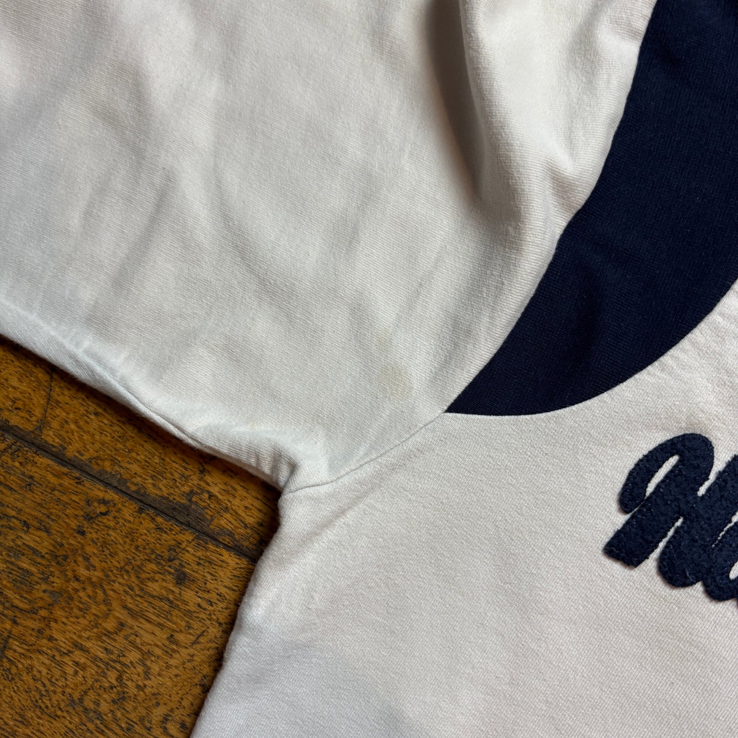 Vintage Hard Rock Cafe White Embroidered Hoodie Sweatshirt - M