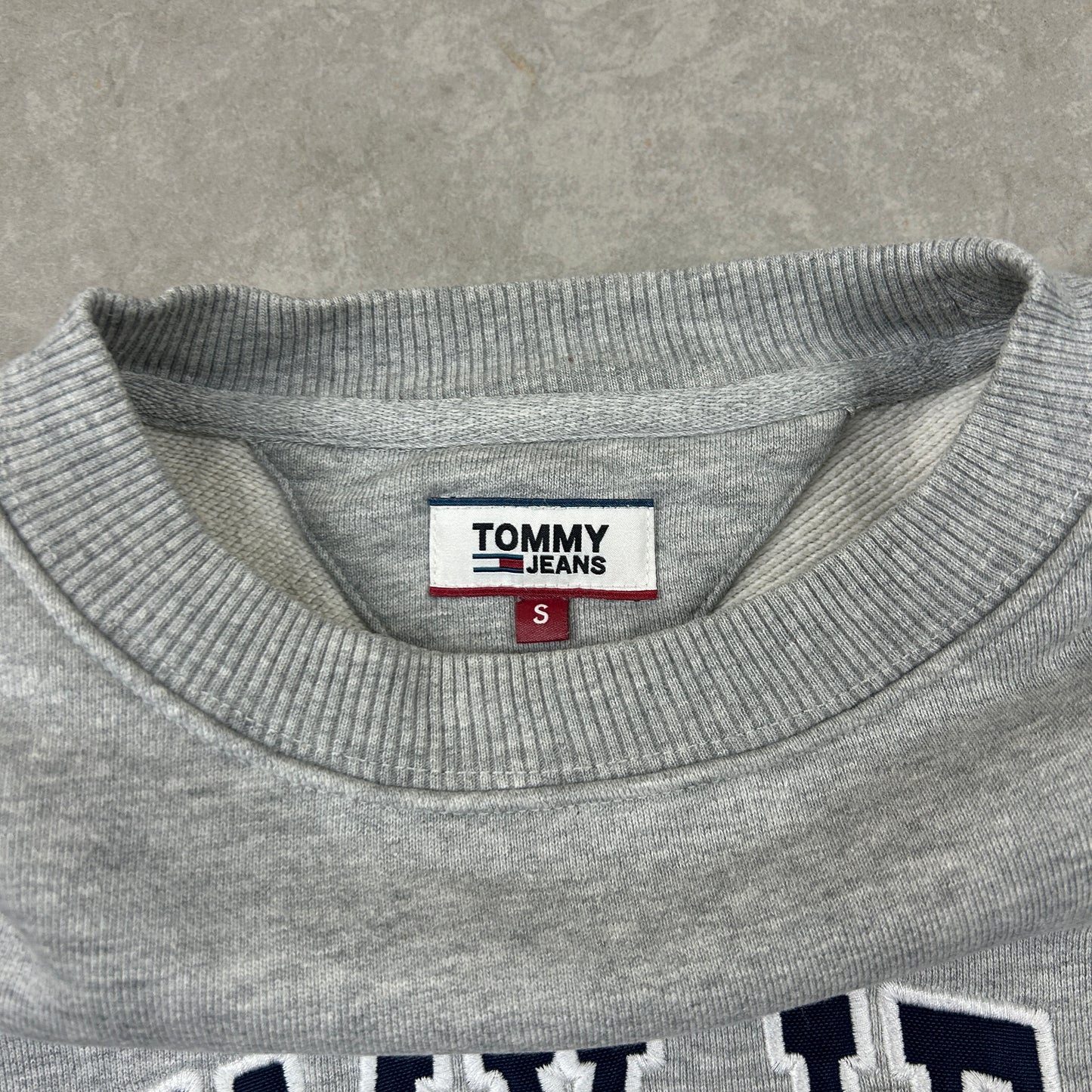 Vintage Tommy Jeans Hilfiger Embroidered Spellout Boxy Cropped Sweatshirt - S