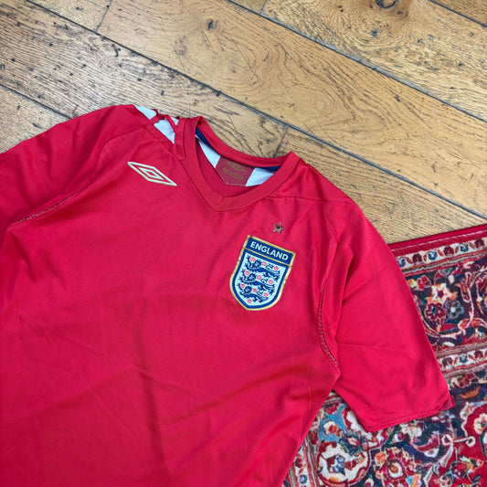Vintage Umbro England 06/08 Football Shirt Red T-Shirt - S