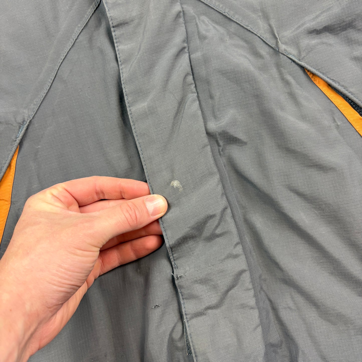Vintage Helly Hansen Grey Technical Ski Jacket - M