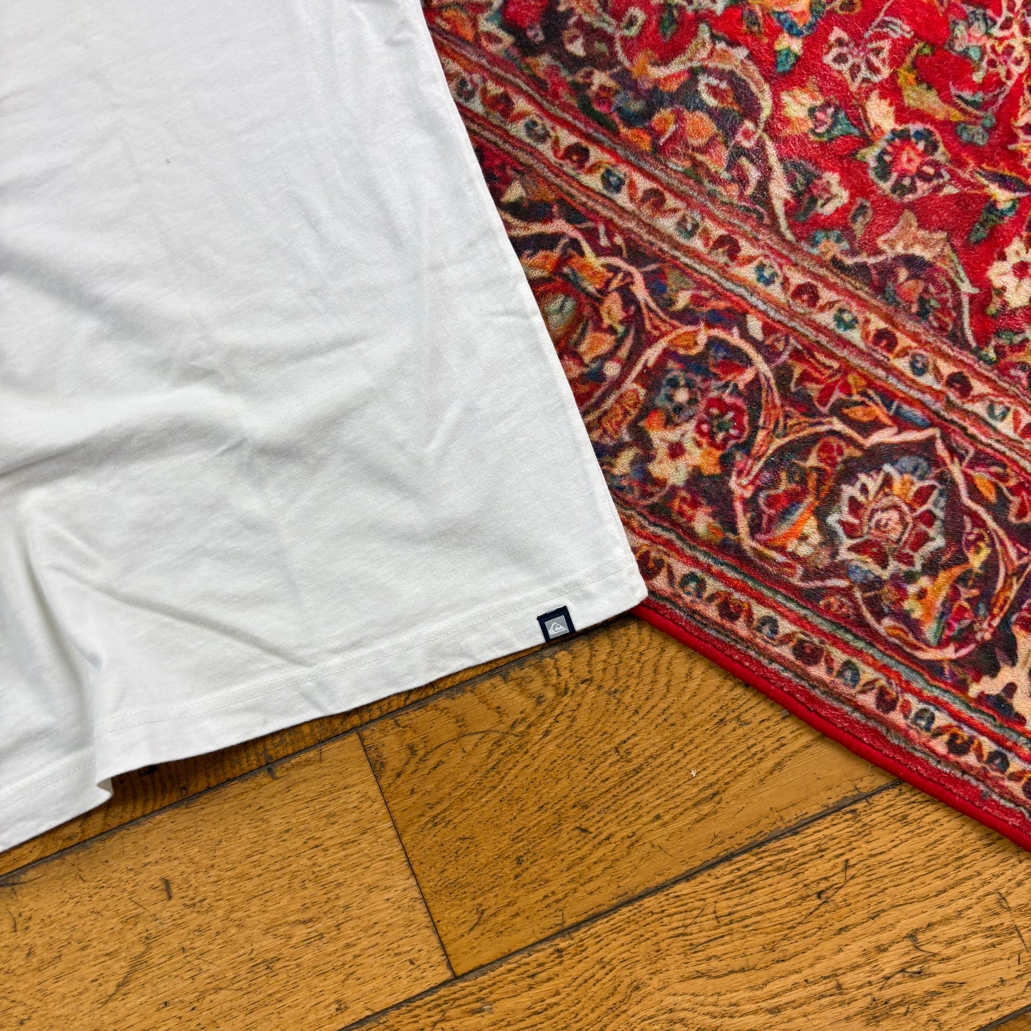 Vintage Quiksilver White Navy Surfwear Graphic T-Shirt - M