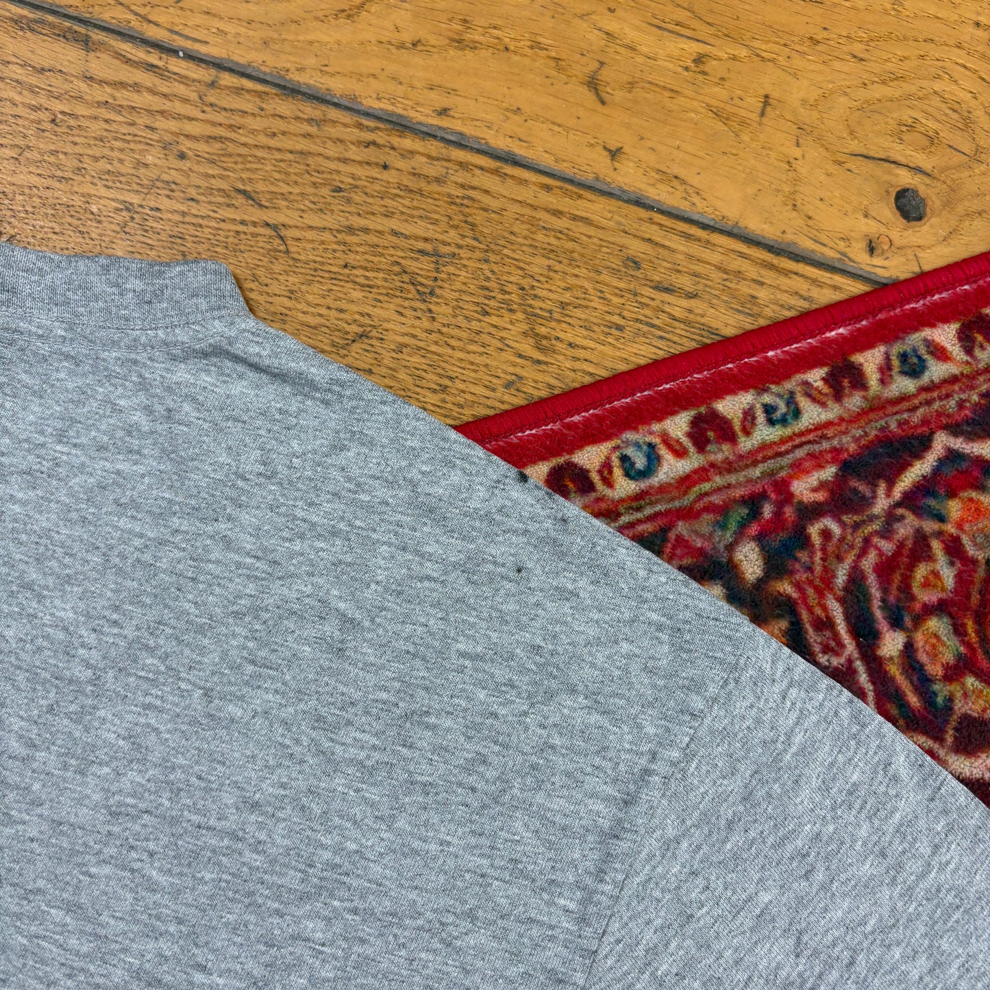 Vintage Y2K Nike Grey Graphic T-Shirt - M