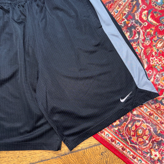 Vintage Nike Black Swoosh Y2K Baggy Basketball Sports Shorts - L