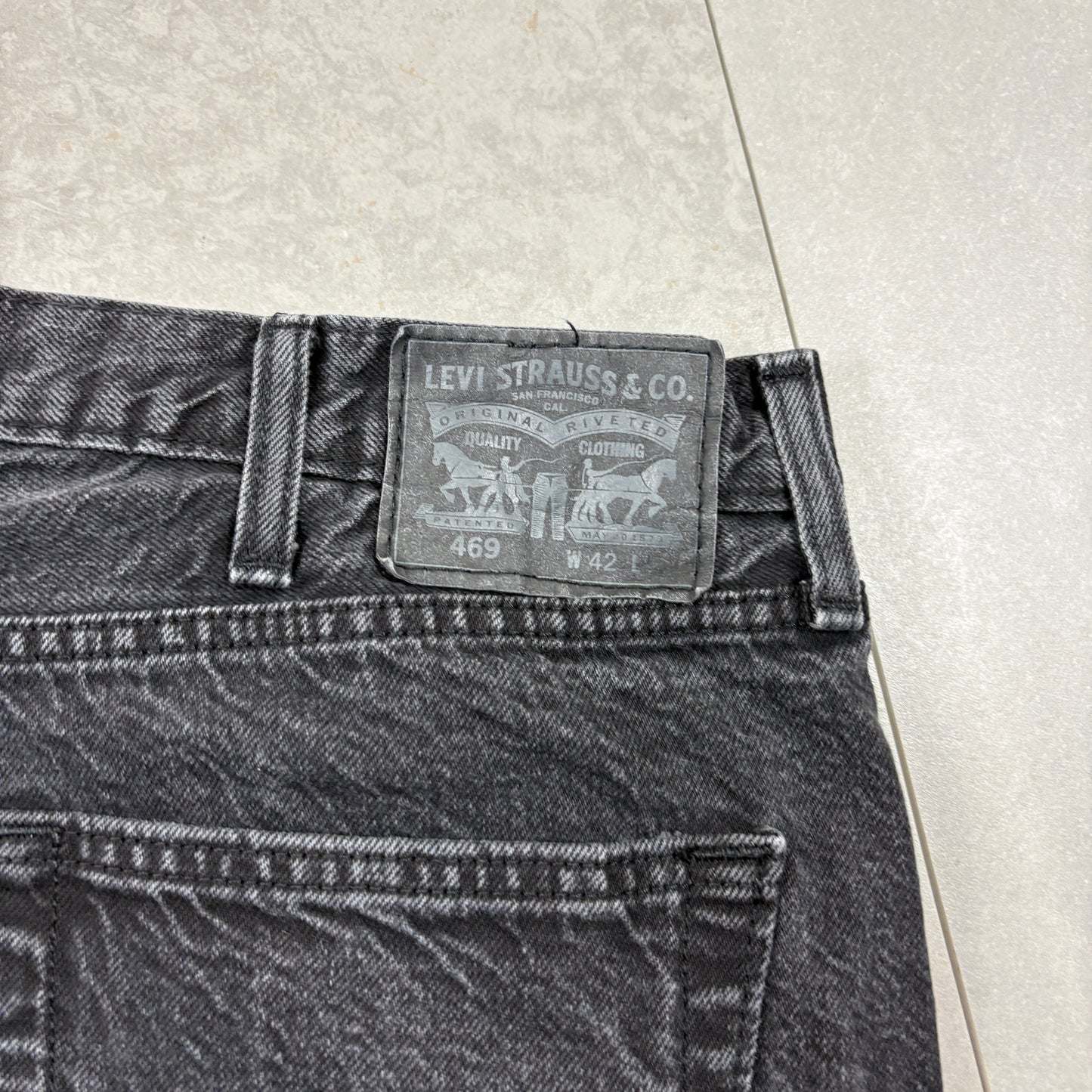 Vintage Levis 469 Black Baggy Denim Shorts - 42