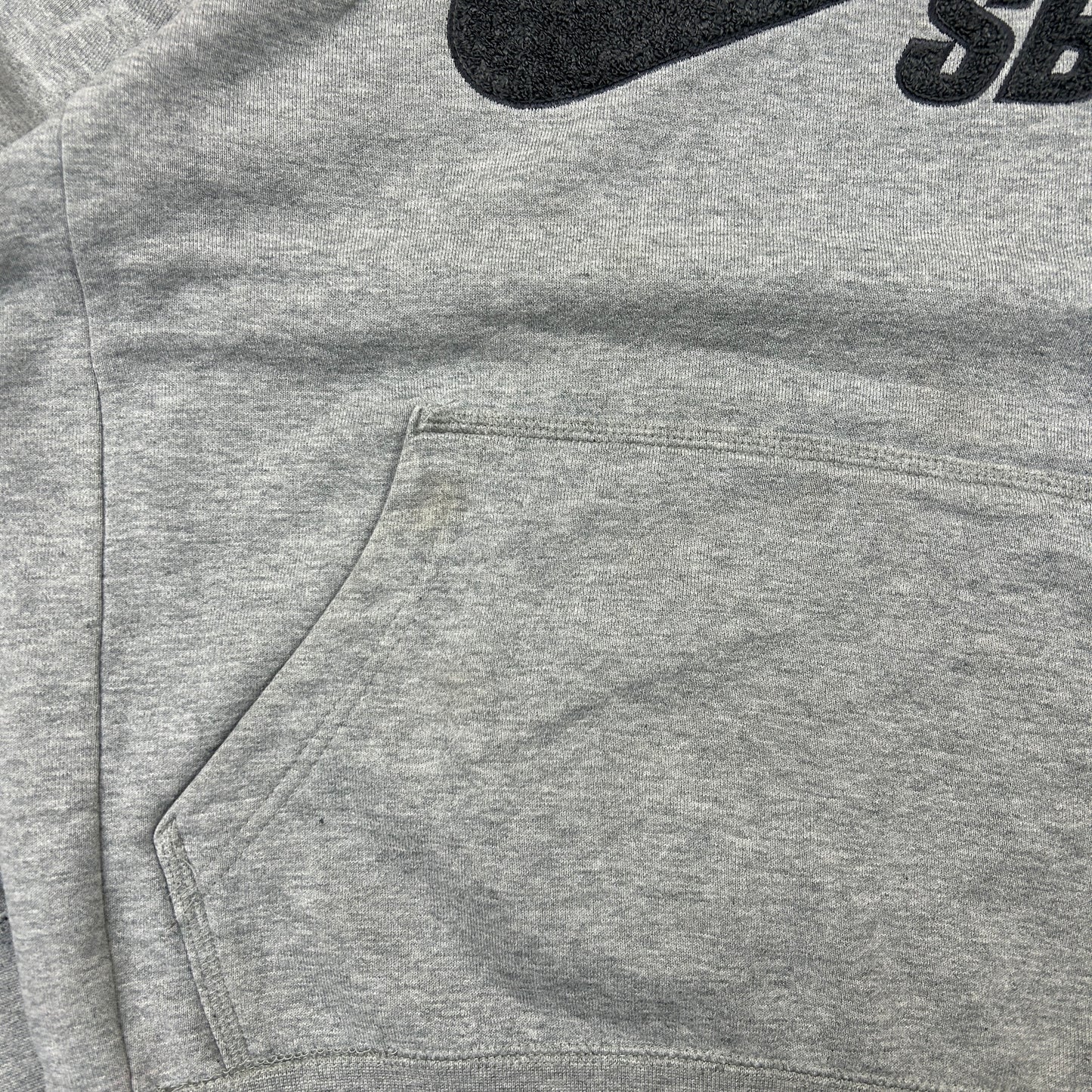 Vintage 00s Nike SB Embroidered Grey Spellout Sweatshirt - M