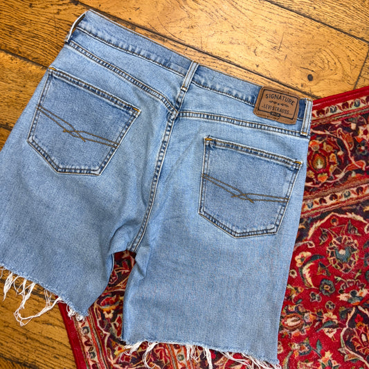 Vintage Levis Straight Blue Denim Shorts - 34