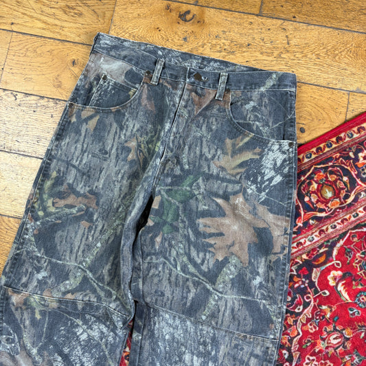 Vintage Wrangler Real Tree Camo Green Hunting Workwear Trousers - 32