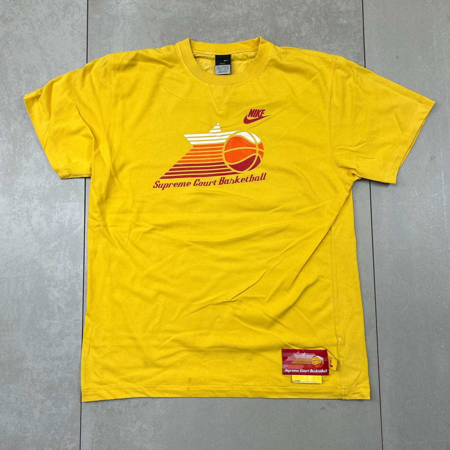 Vintage Nike Basketball Yellow Graphic T-Shirt - L