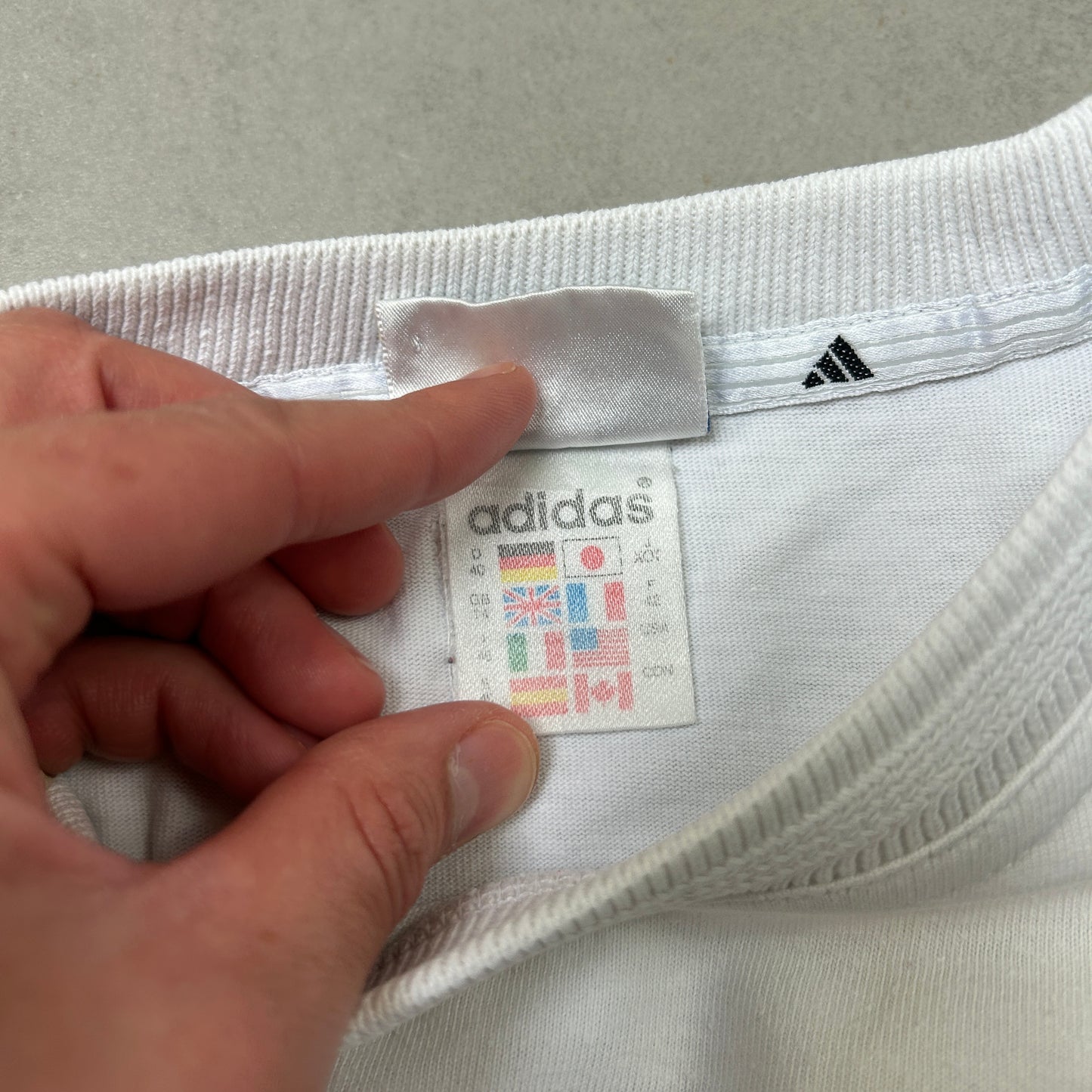 Vintage 90s Adidas White Embroidered Womens Graphic T-Shirt - Size 14