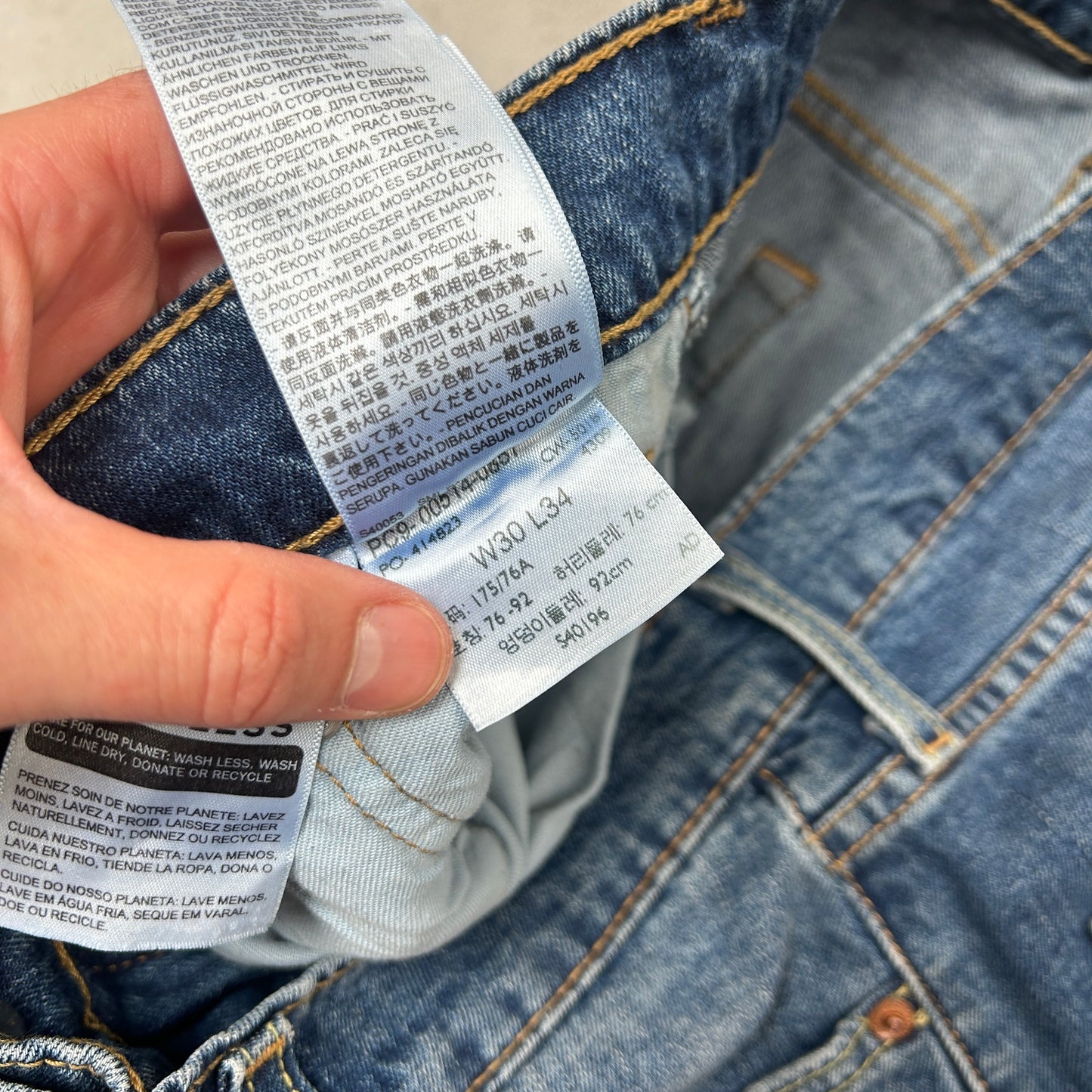 Vintage Levis 514 Slim Blue Denim Shorts - 32