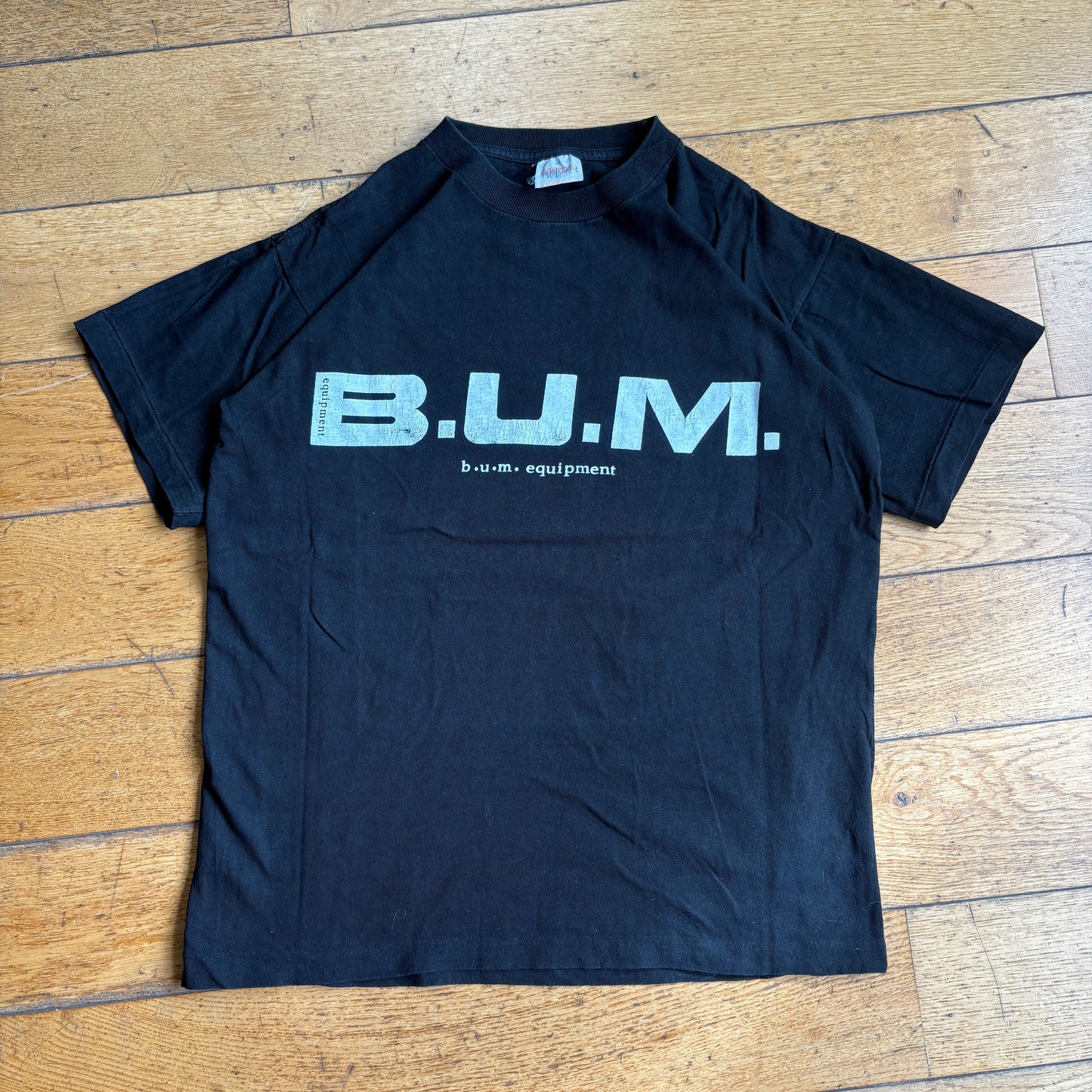 Vintage 90s BUM Equipment Single Stitch Black Graphic T-Shirt - S
