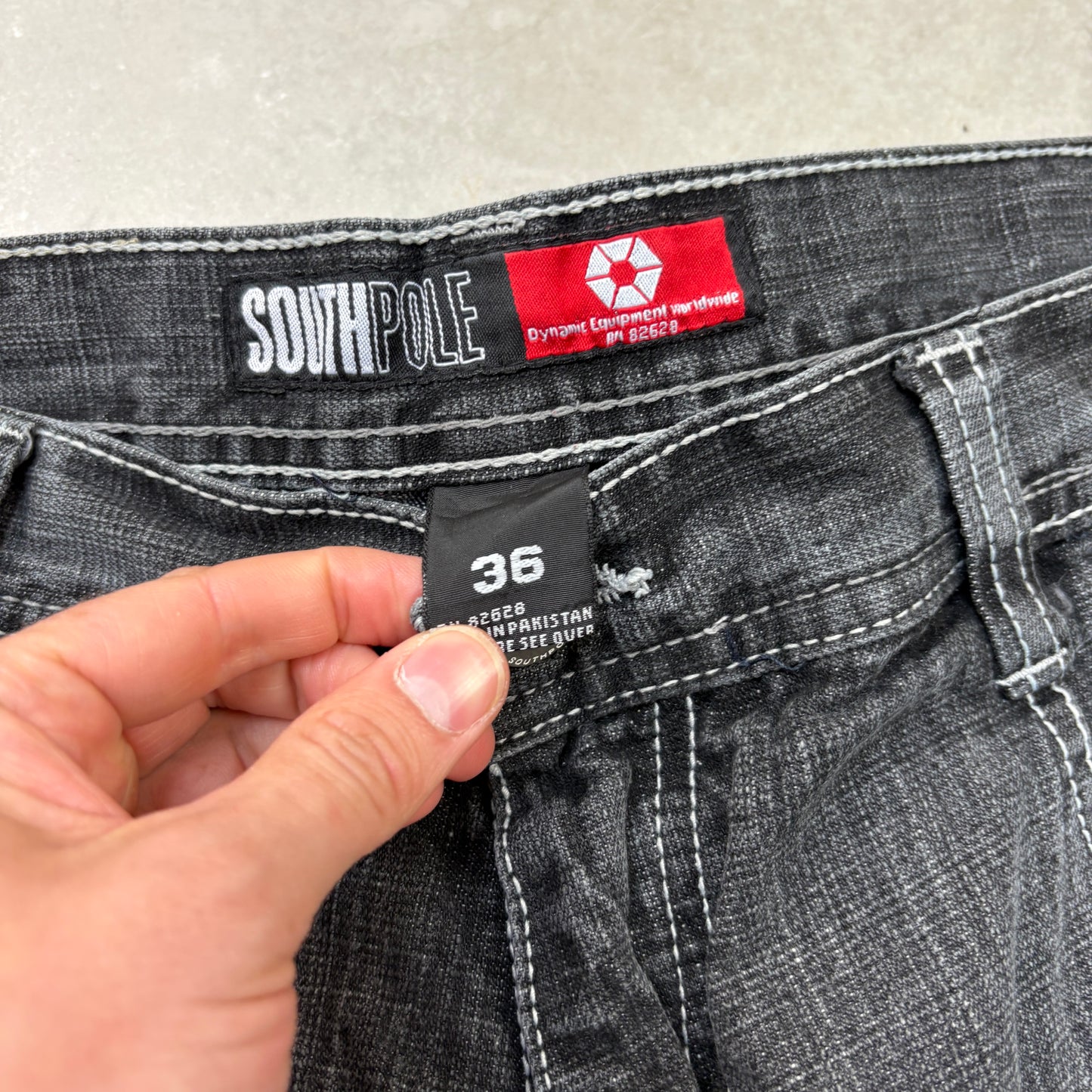 Vintage Southpole Black Grey Embroidered Hip Hop Baggy Shorts Jorts - 36