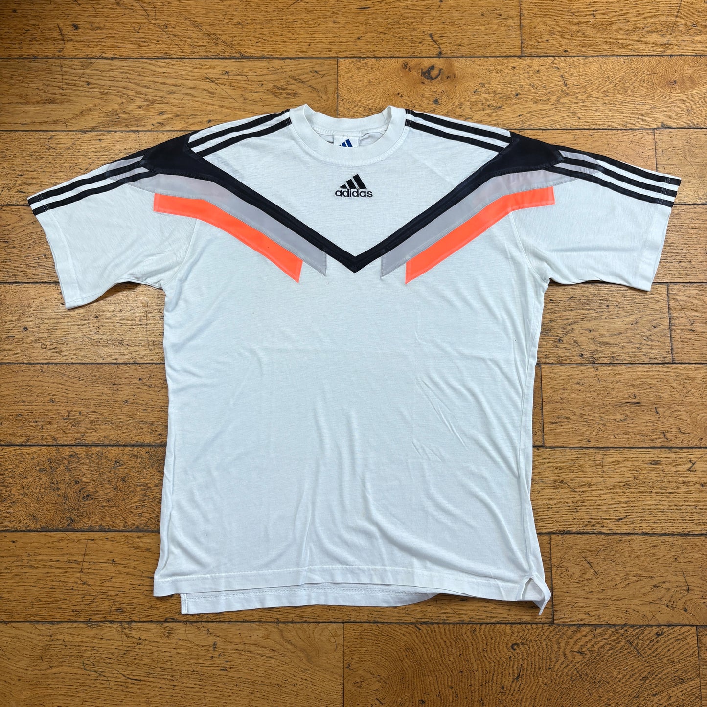 Vintage 90s Adidas White Graphic T-Shirt - XL