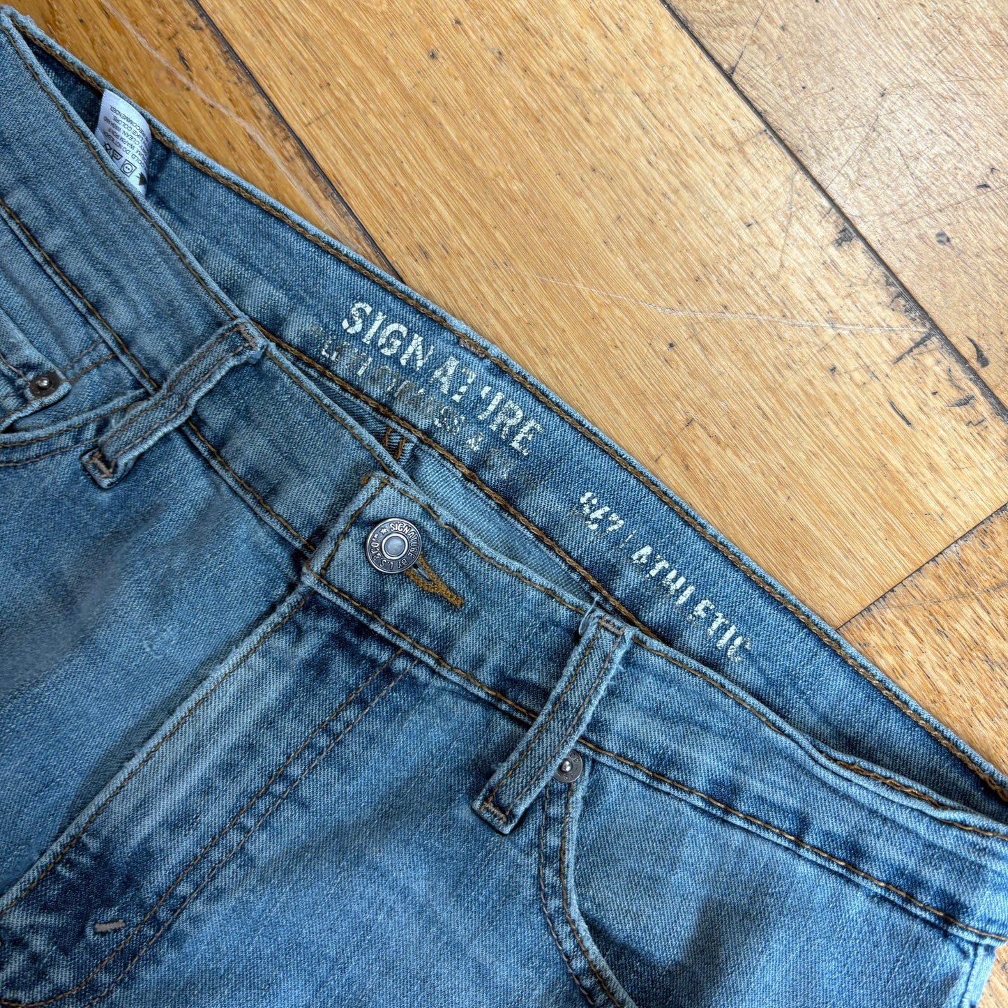 Vintage Levis Slim Straight Blue Denim Jeans - 32