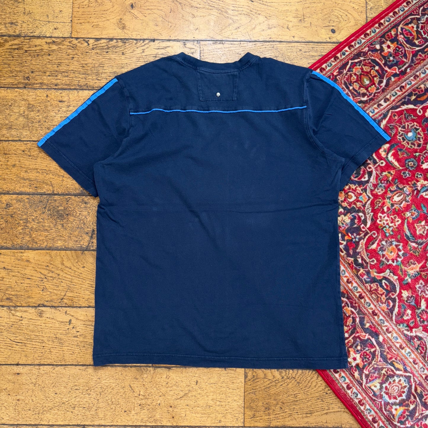 Vintage Adidas Navy Y2K Graphic T-Shirt - M