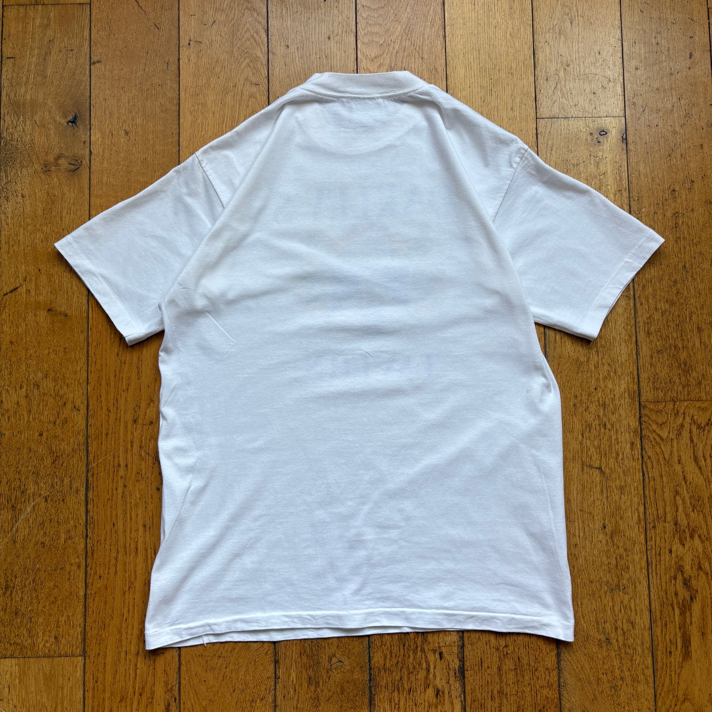 Vintage 1991 Oakleys Tavern Single Stitch White Graphic T-Shirt - M