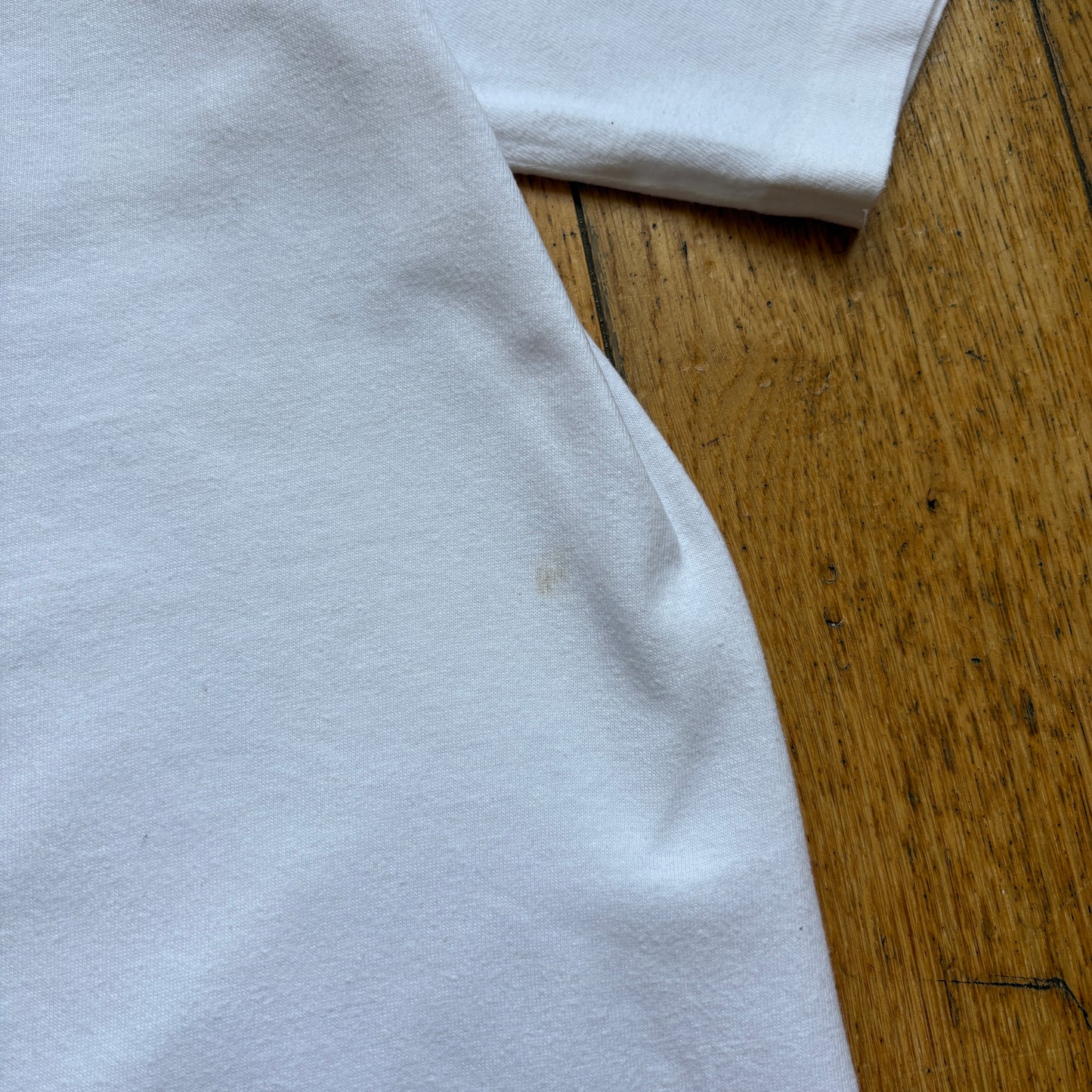 Vintage 1991 Oakleys Tavern Single Stitch White Graphic T-Shirt - M