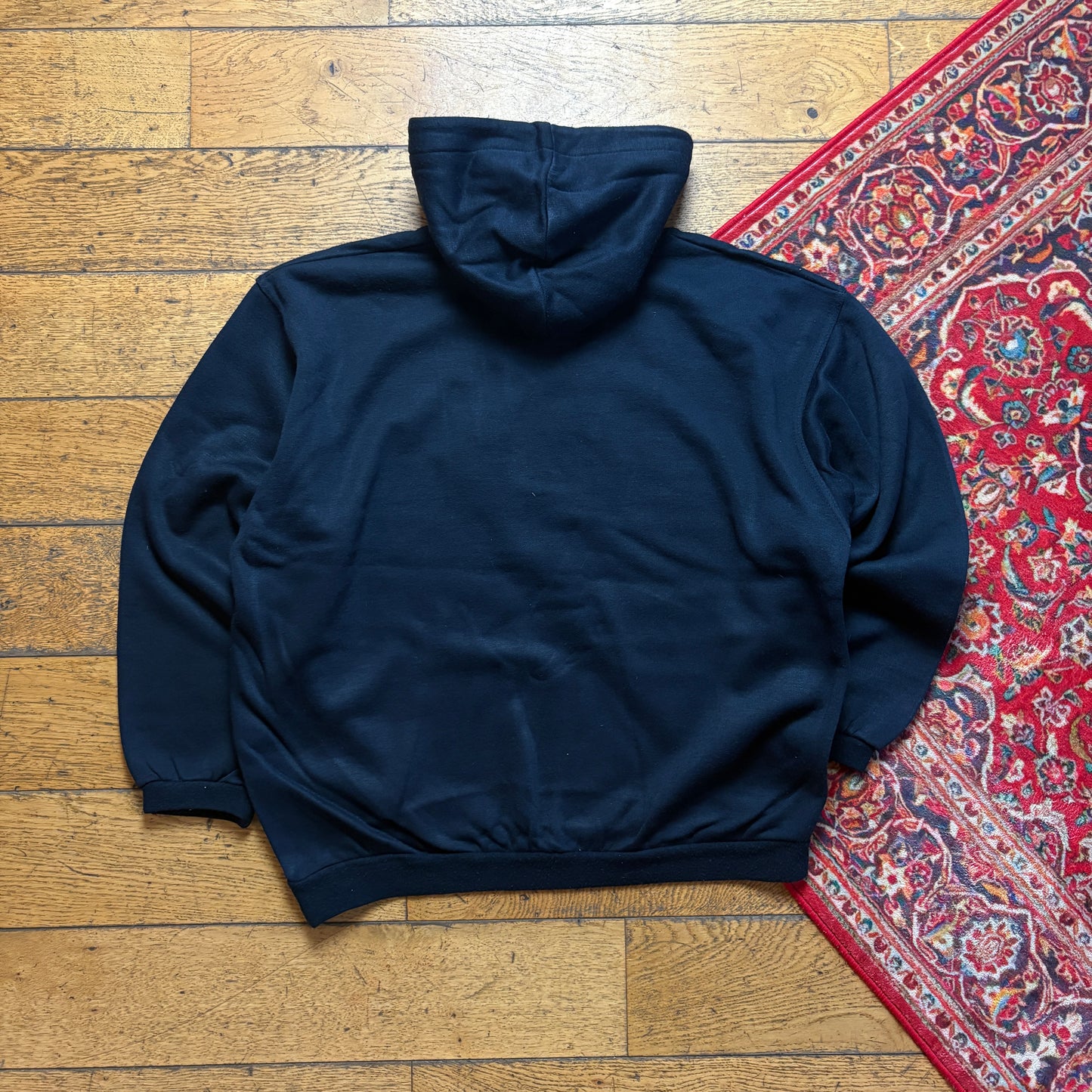 Vintage 90s Black Graphic Boxy Embroidered Sweatshirt - M