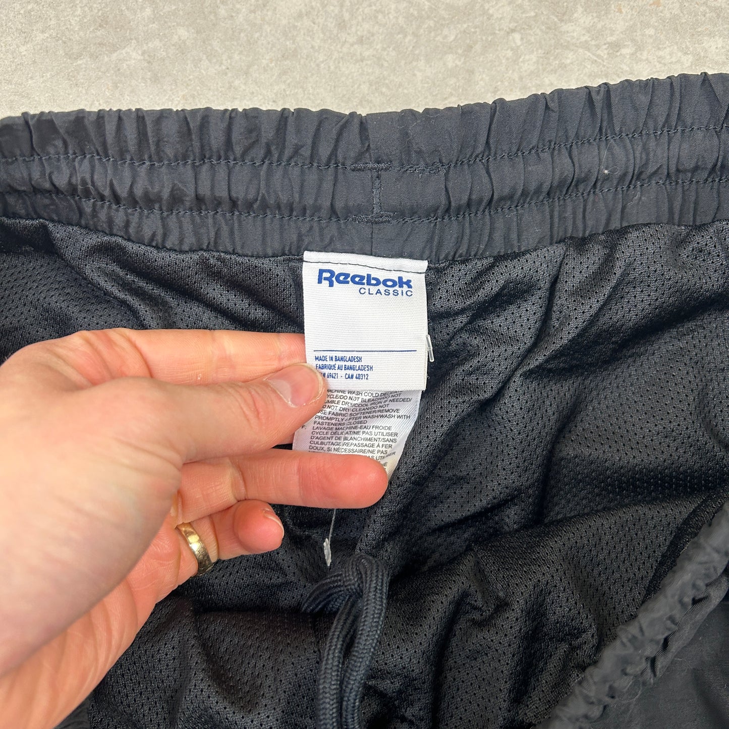 Vintage Reebok Black Baggy Tracksuit Sweatpants Track Pants Bottoms - S