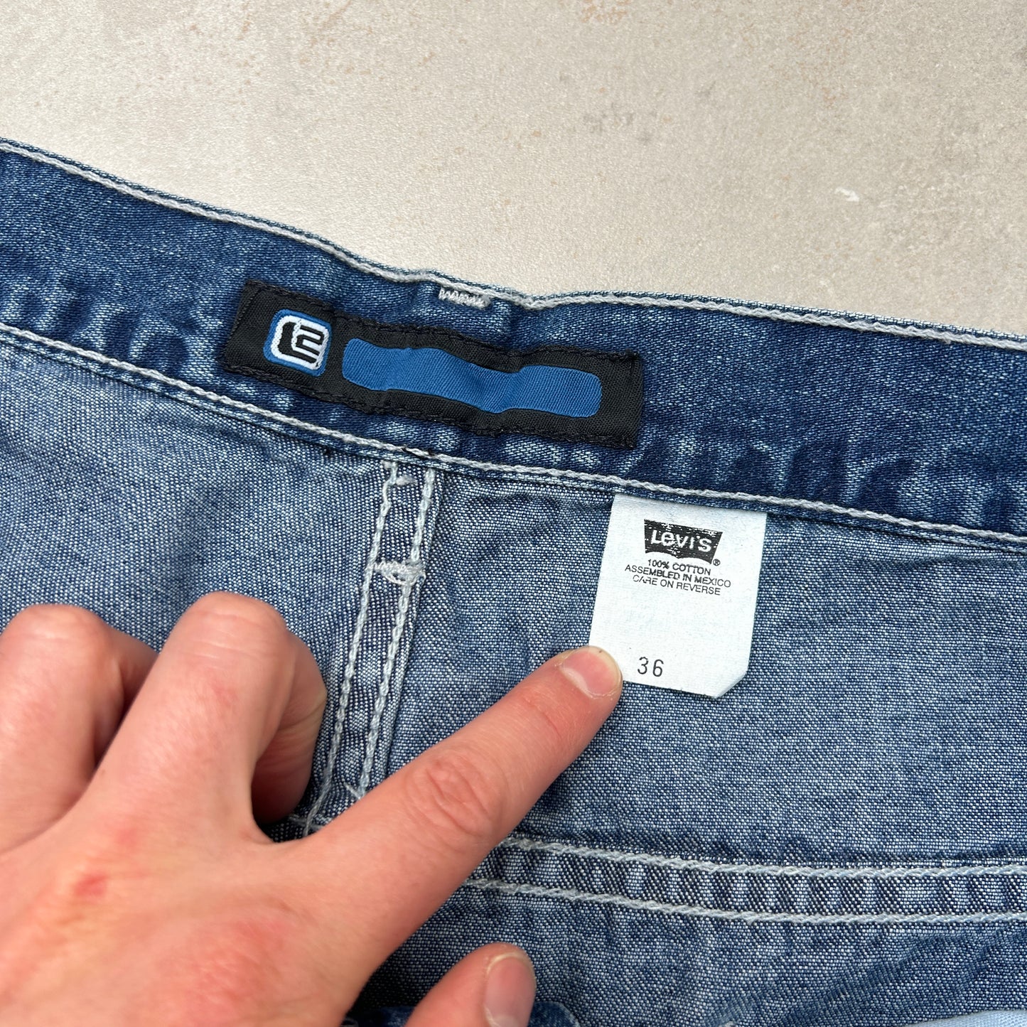 Vintage Levis L2 Hip Hop Baggy Blue Shorts Jorts - 36