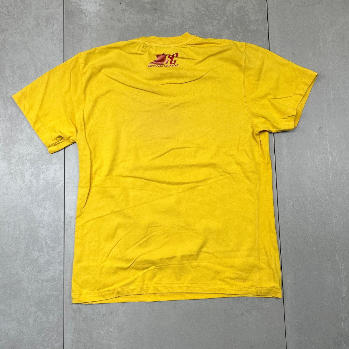 Vintage Nike Basketball Yellow Graphic T-Shirt - L
