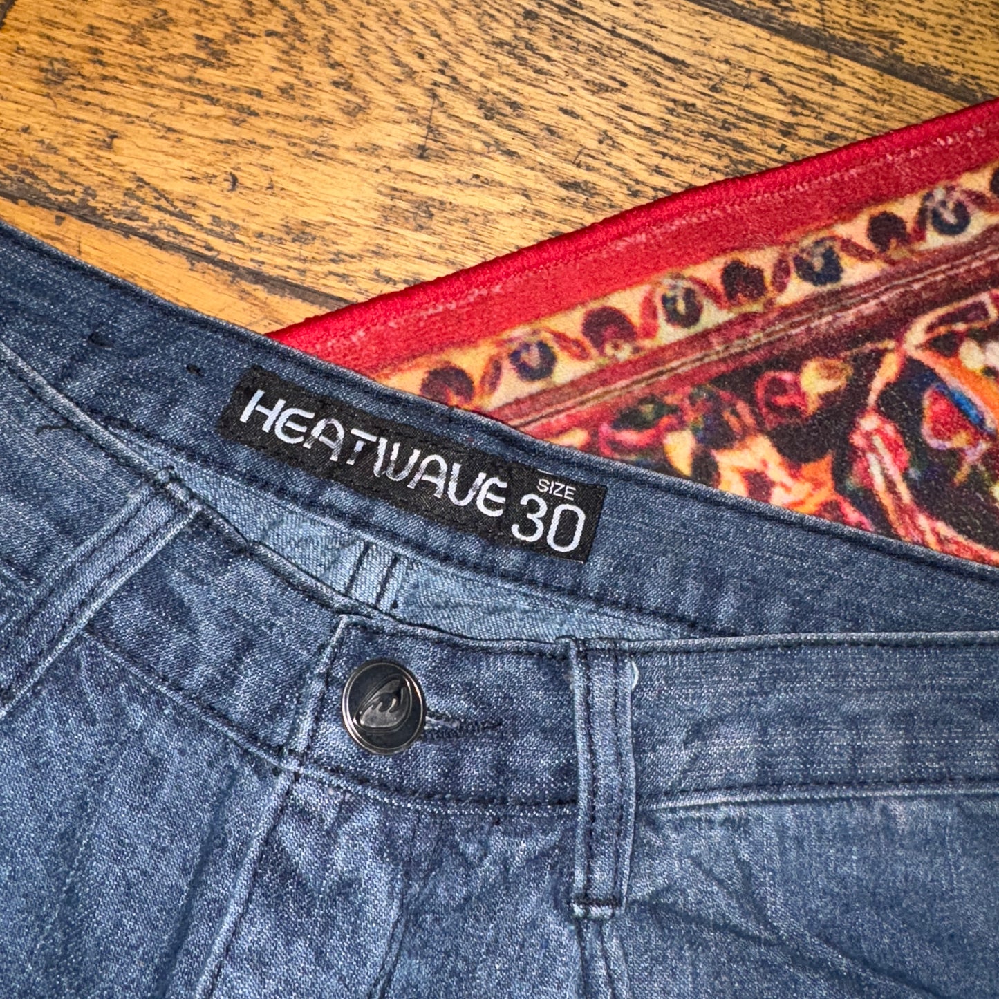 Vintage Heatwave Blue Embroidered Y2K Hip Hop Jeans Shorts Jorts - 30